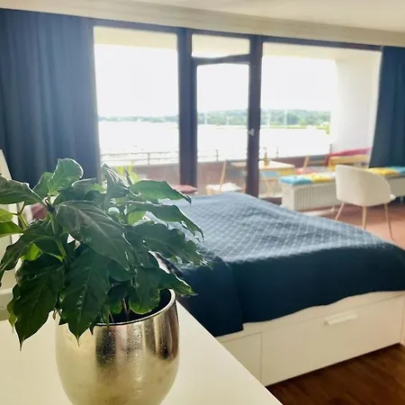 With 1 Bedroom *